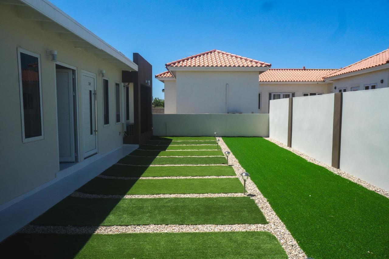 Pavia'S Centerpoint Oasis Apartment Oranjestad Exterior foto